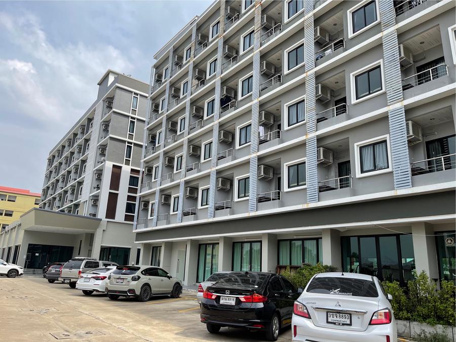 Ground floor and parking along the hotel's side wing